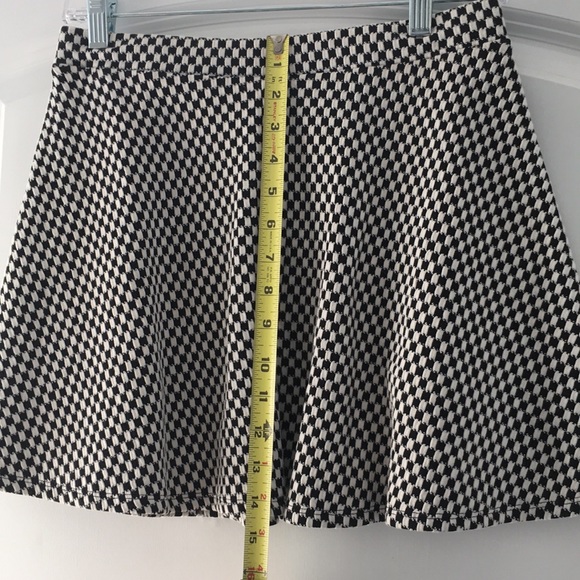 F21 checkered circle skirt - Picture 4 of 4